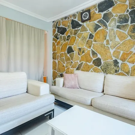Апартаменты Lovely House With Astonishing View In Gumusluk