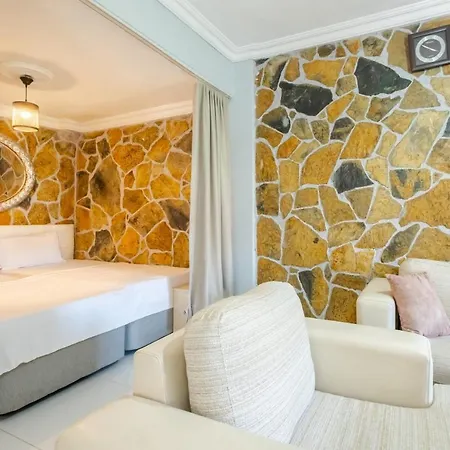 Lovely House With Astonishing View In Gumusluk Апартаменты